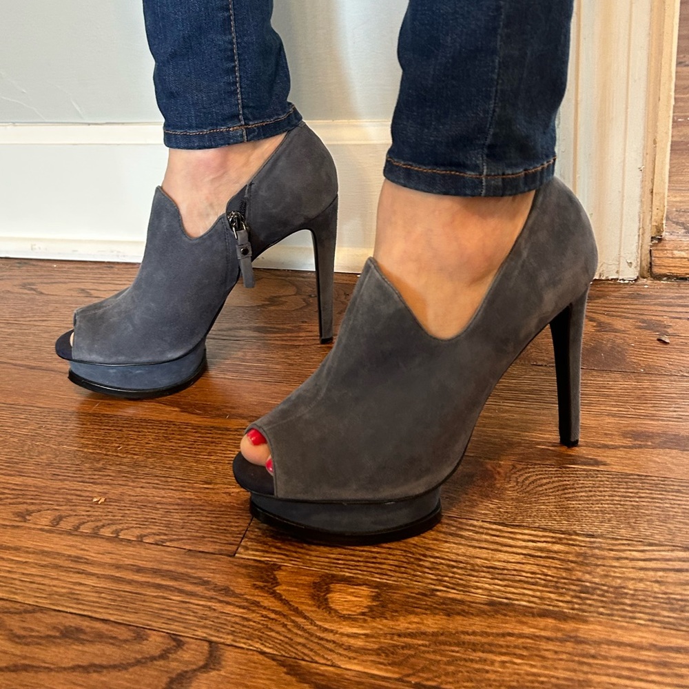 Gianni Bini Double Front Platform Peep-Toe heels